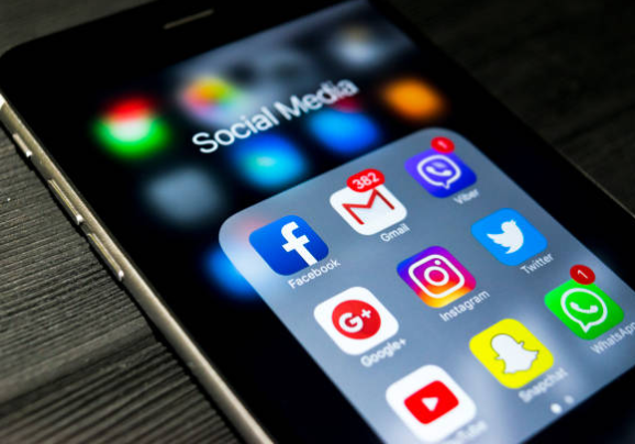 Tiếp thị nội dung: Tín hiệu xã hội từ phương tiện truyền thông xã hội, blog và các bài báo